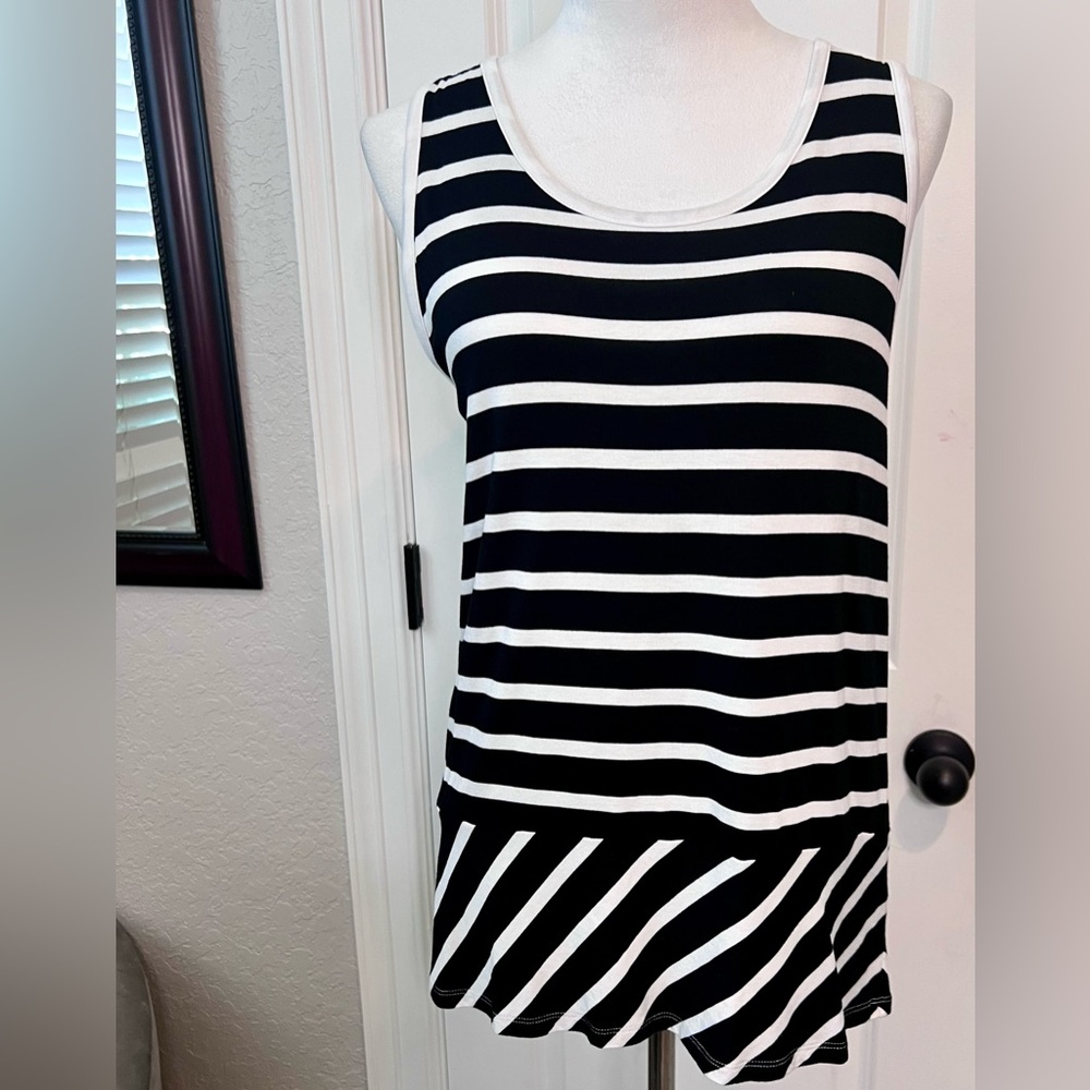 Sunday Black and White Striped Sleeveless Top Size M